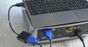 How to connect a projector to a laptop 